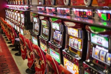 goltogell mobile app interface showing slot games and live-dealer options